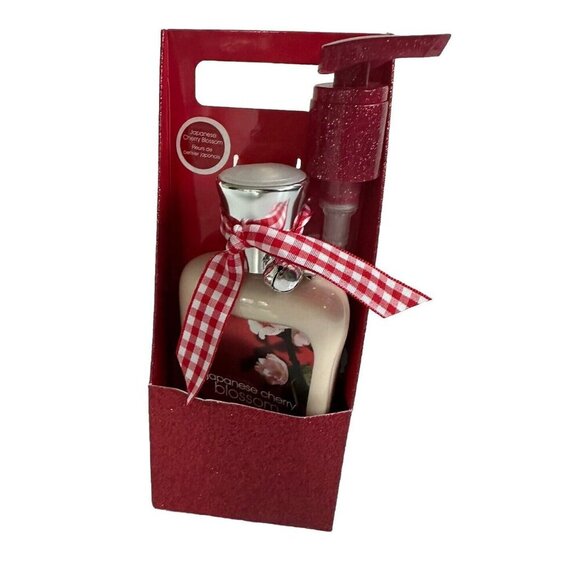 BATH & BODY WORKS JAPANESE CHERRY BLOSSOM 2 PC Gift Set Lotion & SHOWER GEL NEW - Picture 1 of 7